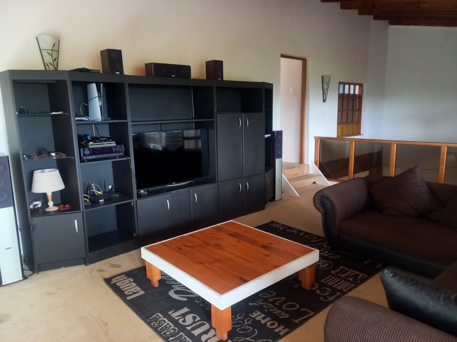 6 Bedroom Property for Sale in Gonubie North Eastern Cape